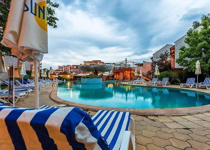 Complex Sunrise By Hmg Sluneční pobřeží