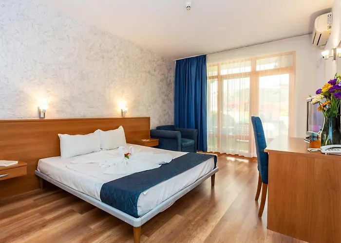 Complex Sunrise By Hmg Слънчев бряг